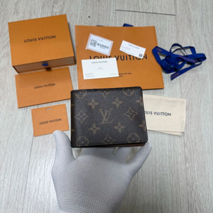 정품,풀박스 루이비통 모노그램 멀티플 반지갑 M60895