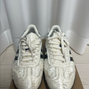 [판매] 아디다스 카롤라인 후삼바 230 - 실착 2회