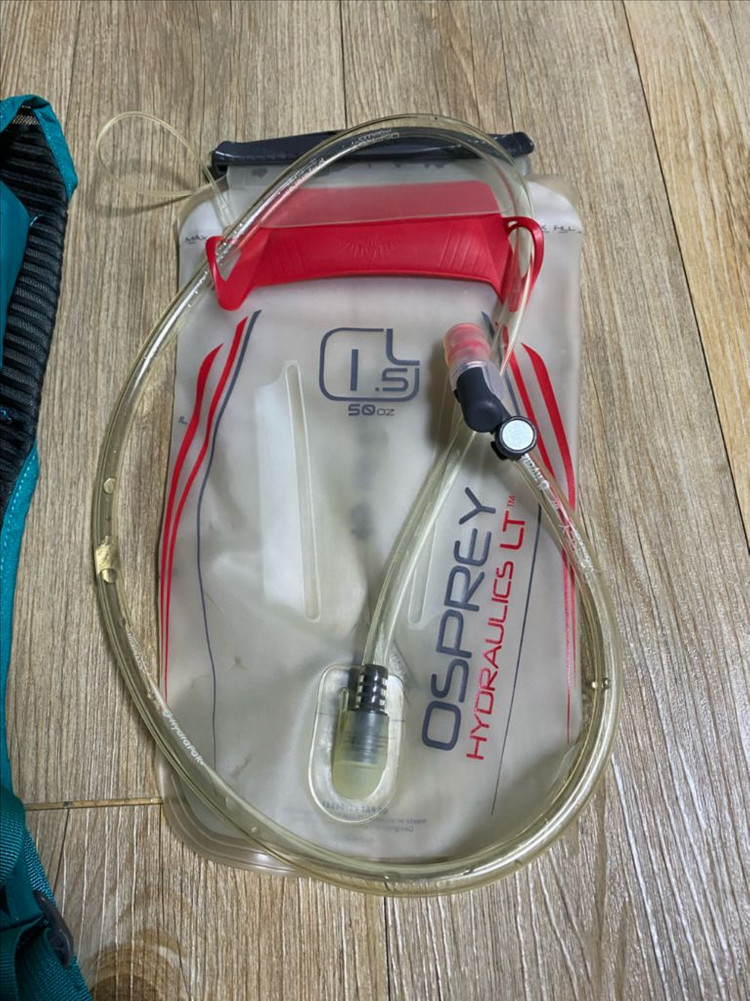 오스프리 카타리 1.5리터 하이드레이션 자전거 수압백 런닝백 워터백 남여공용 이미지