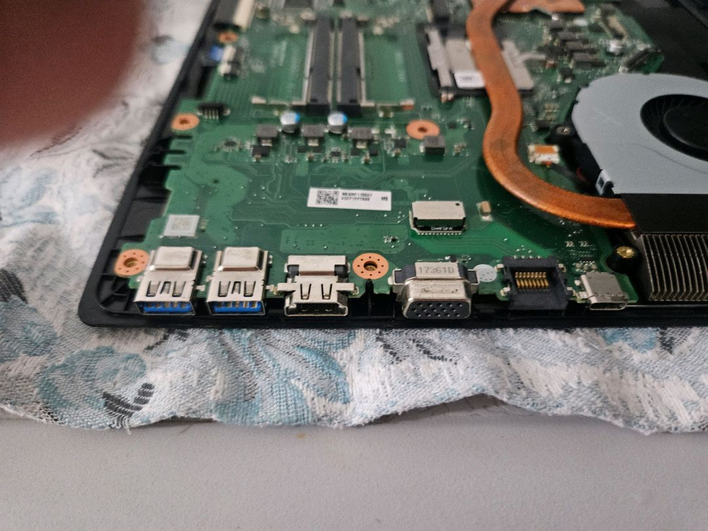 에이서(Acer) Aspire E5-576G 팜레스트 외 이미지