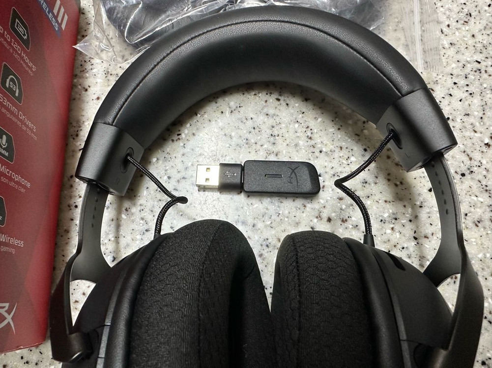 HyperX Cloud III Wireless 하이퍼X 클라우드3 무선 게이밍 헤드셋--1