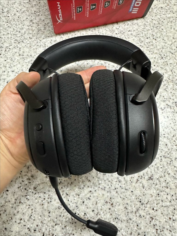 HyperX Cloud III Wireless 하이퍼X 클라우드3 무선 게이밍 헤드셋--2