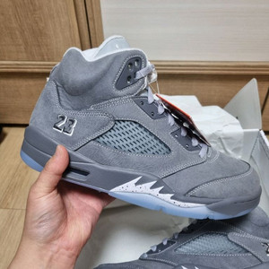 나이키 조던 5 레트로 라이트 그래파이트 앤 울프 그레이 275