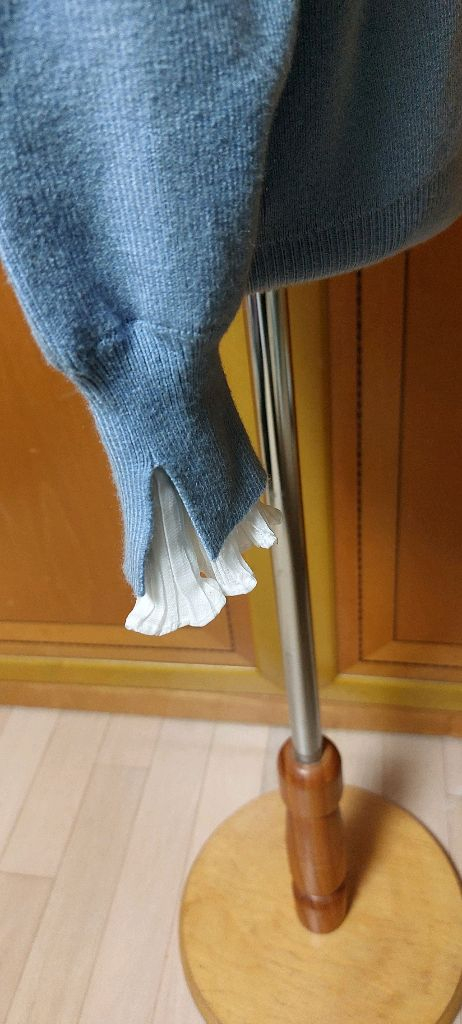 플리츠 목도리 니트 이미지