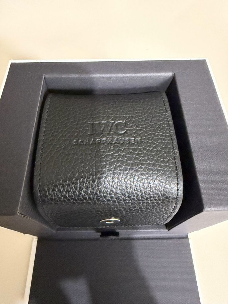 IWC 포르투기저 세븐데이즈 부엉이 이미지