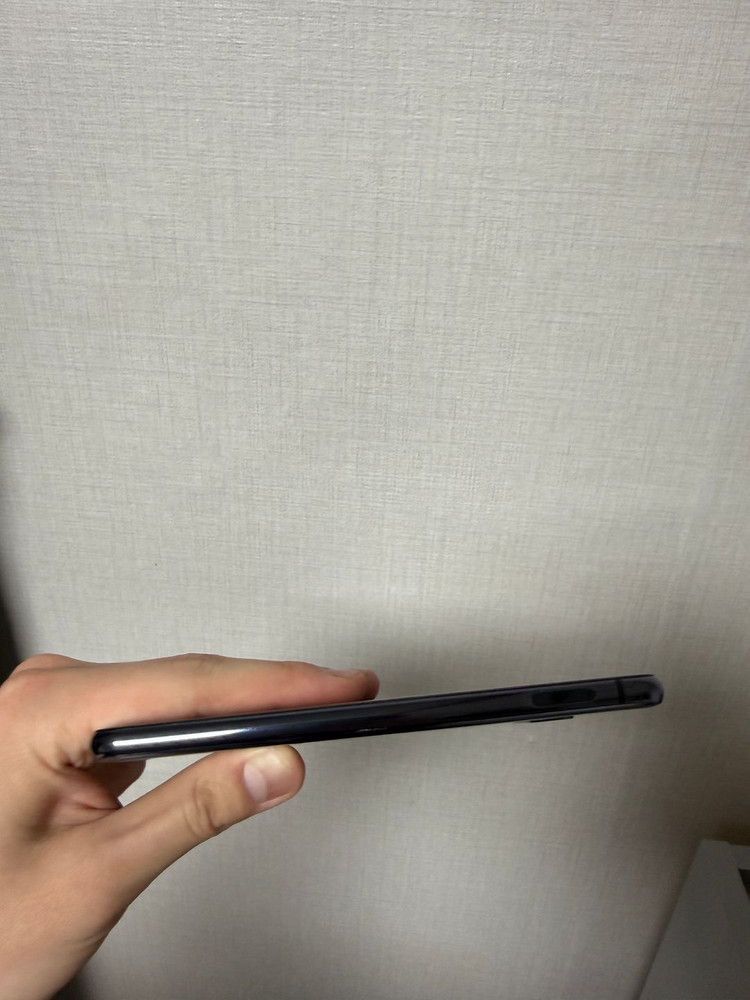 갤럭시 S10e 이미지