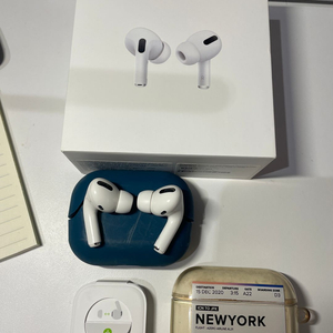 에어팟 프로 모델명 A2190 팝니다.(무선충전, 8핀 라이트닝 포트) 이미지