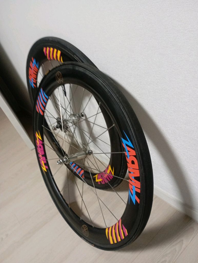 아르마웨폰6 휠셋 판매 엔진11언노운콘스탄틴도스노벤타위아위스룩치넬리펠트도란벨로바이크--1