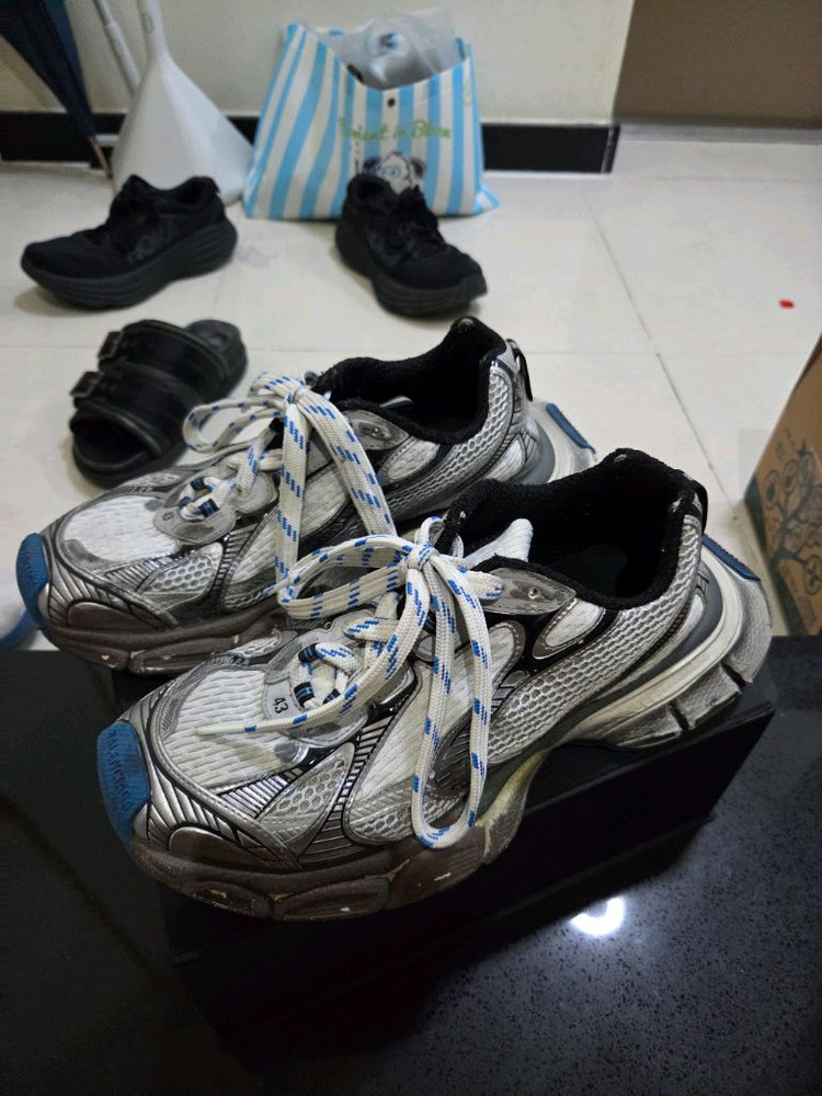 발렌시아가 3xl 원아웃 블루 43 팝니다 이미지