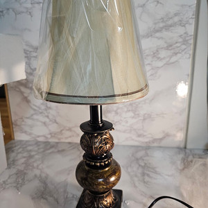 새상품- 미라지퍼니처 유럽풍 조명 수입조명 테이블램프 전기스탠드 -전구 미포함