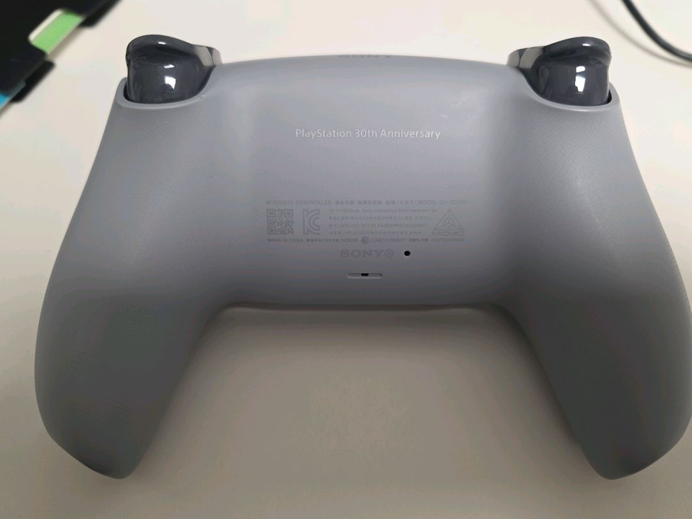 플스5 30주년 듀얼센스 한정판--1