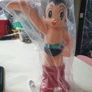 아톰 피규어 70주년 롯데리아 콜라보 이미지