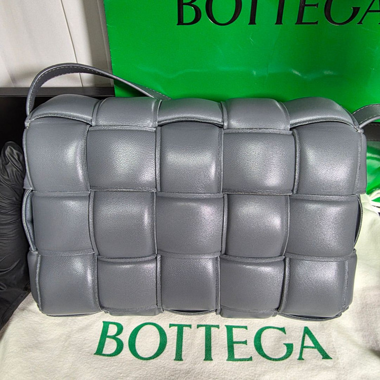 {클로젯}[Os]보테가베네타 패디드 레더 카세트백 썬더 이미지