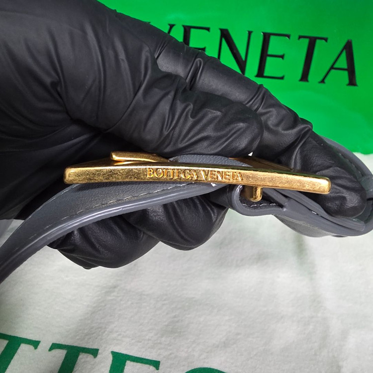 {클로젯}[Os]보테가베네타 패디드 레더 카세트백 썬더 이미지