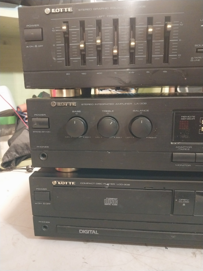 기괴하지만 정상작동하는 롯데 LA-308 포노 이큐 앰프 이미지