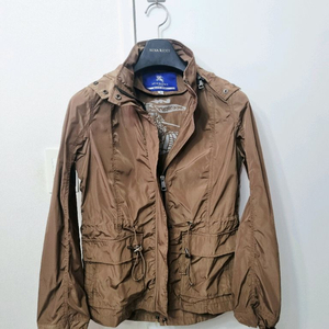 버버리 블루라벨 정품 바람막이 자켓