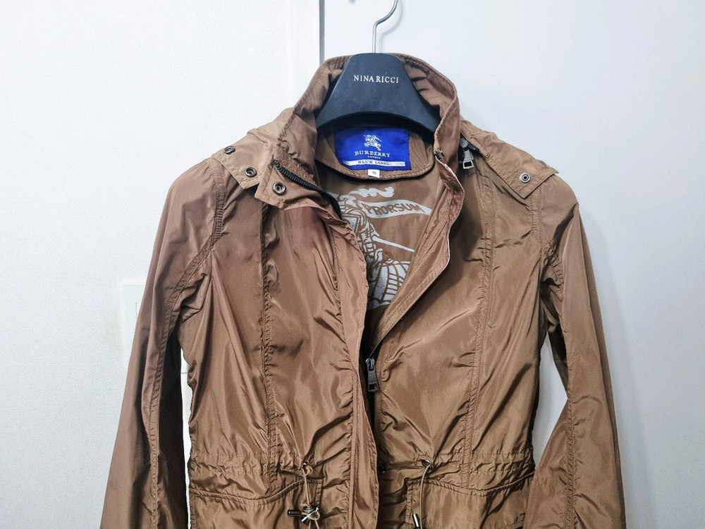 버버리 블루라벨 정품 바람막이 자켓--1
