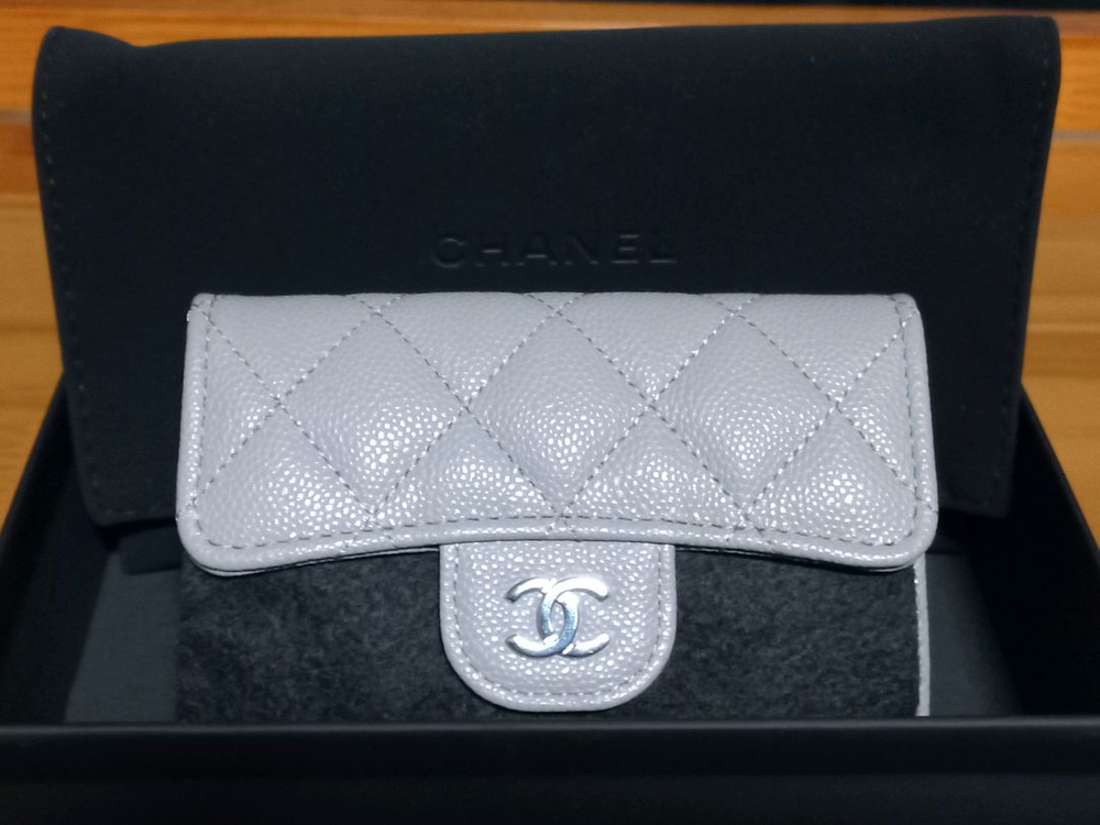 [새상품] 샤넬 클래식 카드지갑 그레이 은장 (풀구성/정품/네고가능) 이미지