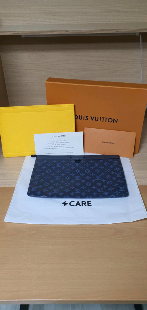 루이비통 쉐도우 클러치/클러치백 한정판 정품S급(감정O)구찌프라다디올고야드샤넬셀린느보테가생로랑버버리발렌시아가가방 이미지