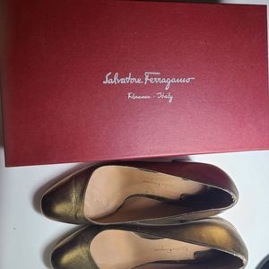 페라가모구두 8사이즈(245)