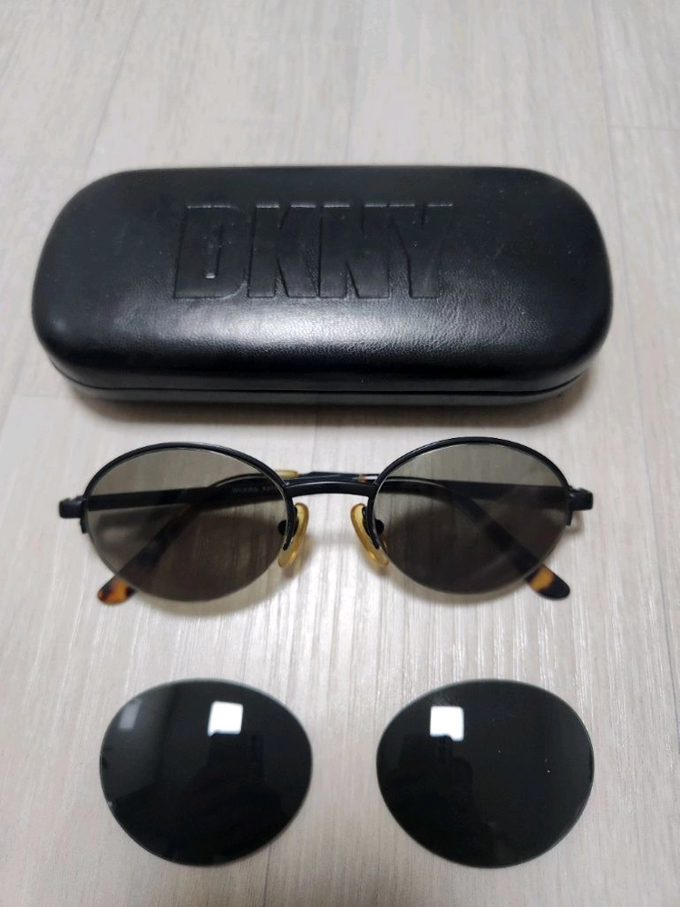 선글라스 DKNY 이미지