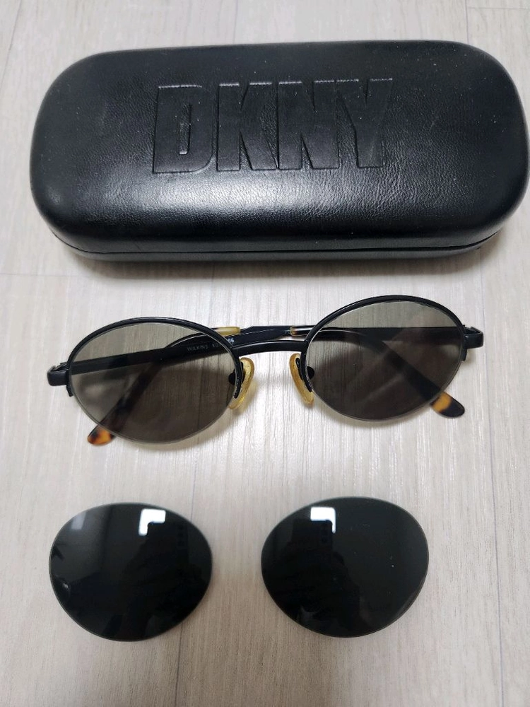 선글라스 DKNY 이미지