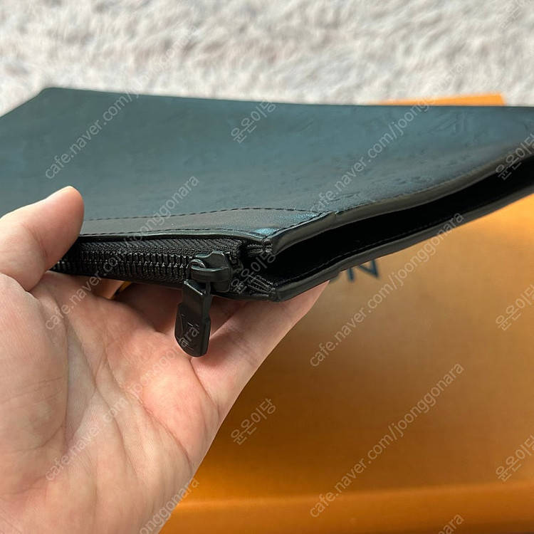 [풀구성] 루이비통 이클립스 쉐도우 도큐먼트 포쉐트 주르 클러치--7