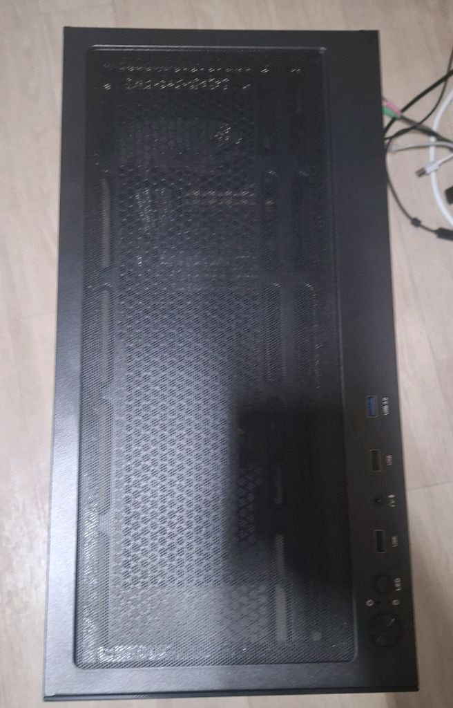 PC 데스크탑 컴퓨터 반본체 이미지