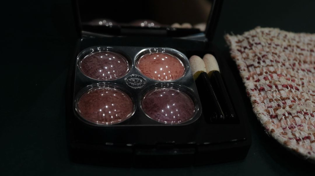 샤넬 아이섀도우 트위드 팔레트 판매/검색어 샤넬 파레트 샤넬4구 샤넬섀도우 샤넬립스틱 디올섀도우 디올립스틱--2