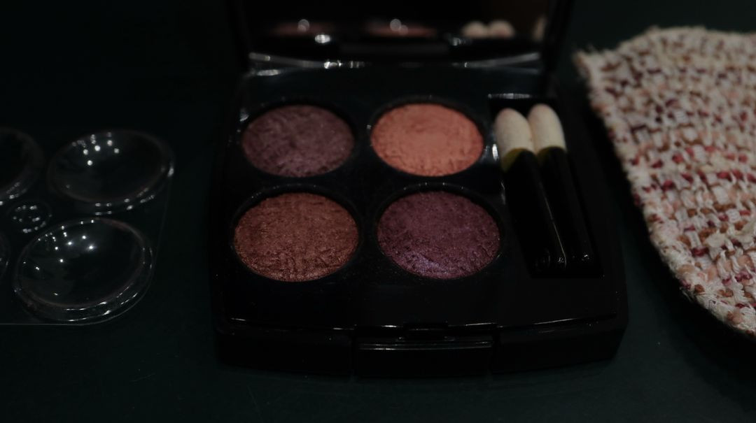 샤넬 아이섀도우 트위드 팔레트 판매/검색어 샤넬 파레트 샤넬4구 샤넬섀도우 샤넬립스틱 디올섀도우 디올립스틱--3