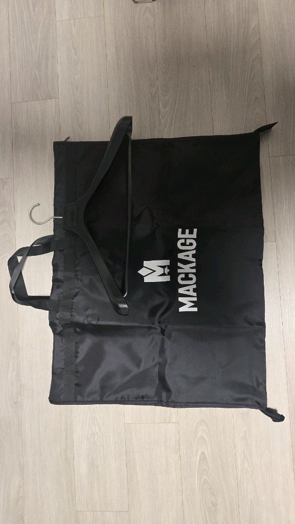 맥케이지 21fw 딕슨봄버패딩 블랙/실버폭스퍼 이미지