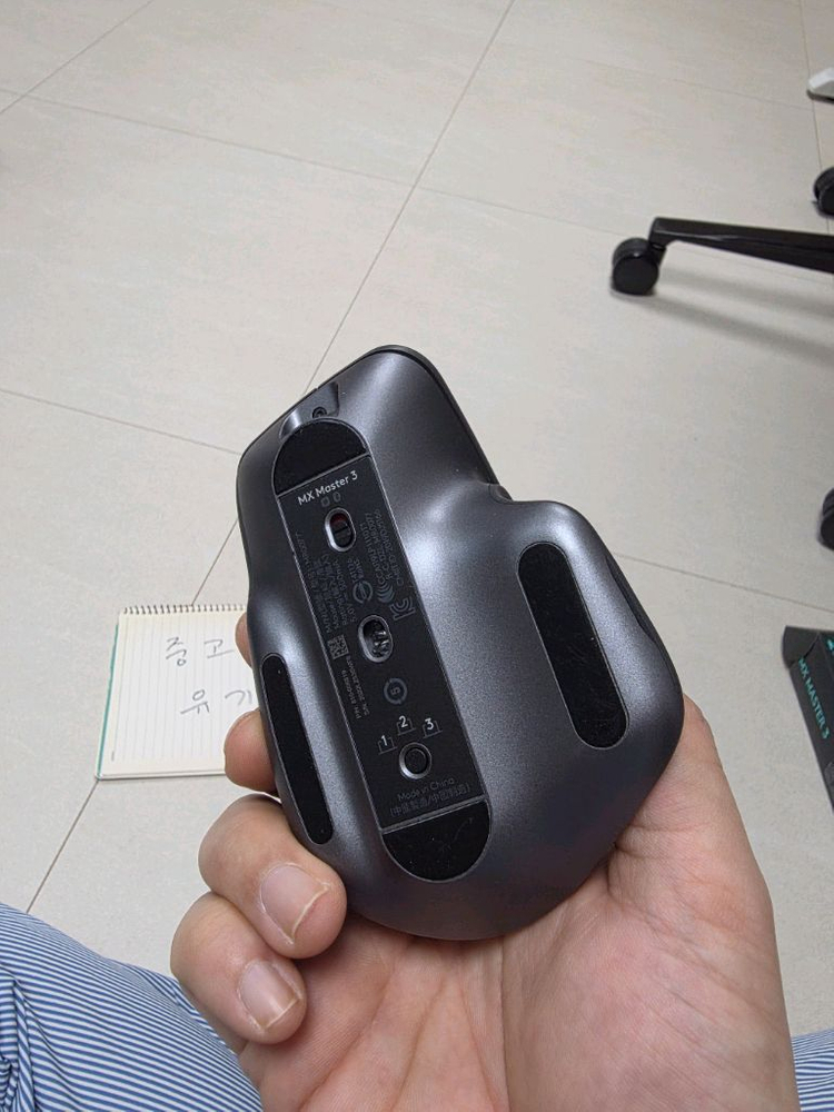 로지텍 mx master 3s 마우스 이미지