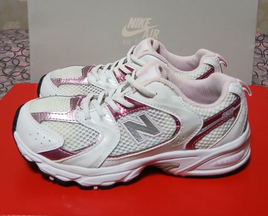 뉴발란스키즈 530 실버핑크200운동화 24년.거의새거--1