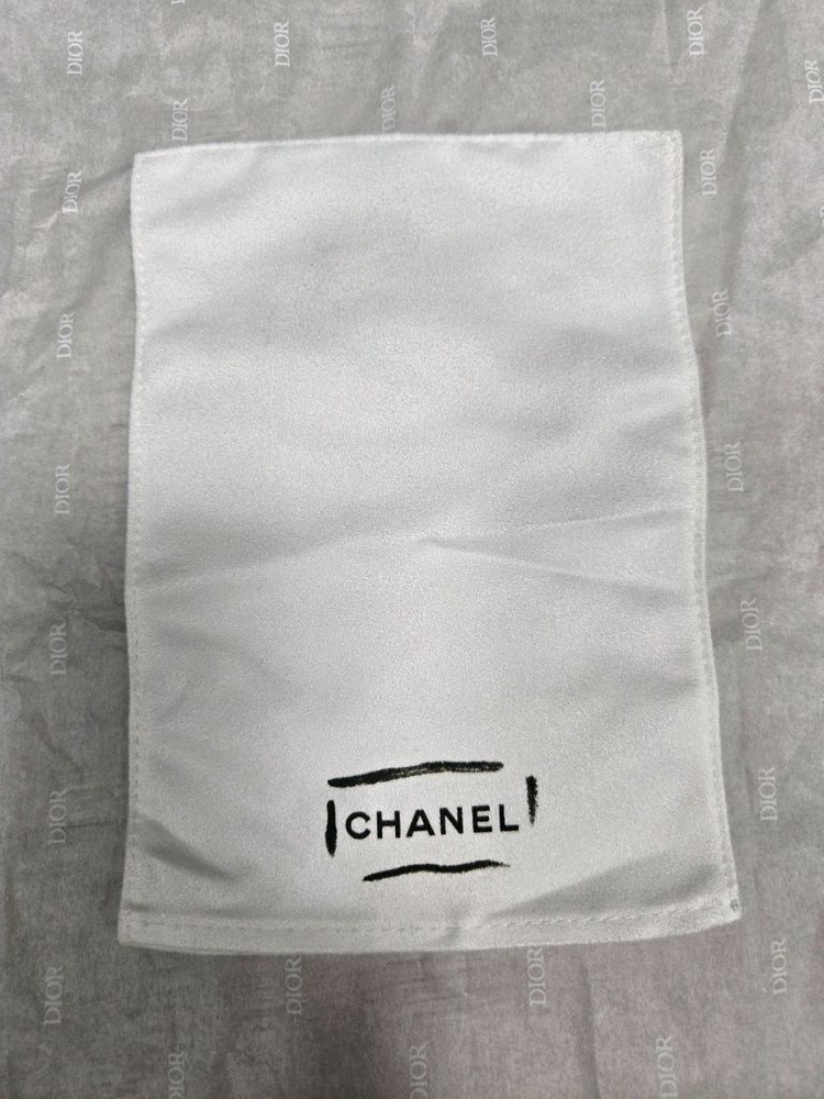 샤넬 가방닦는 융 이미지