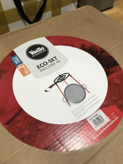 VALLOIS CAMPOS S.L.에서 제조된 스페인산 빠에야 팬과 버너 세트입니다.--2