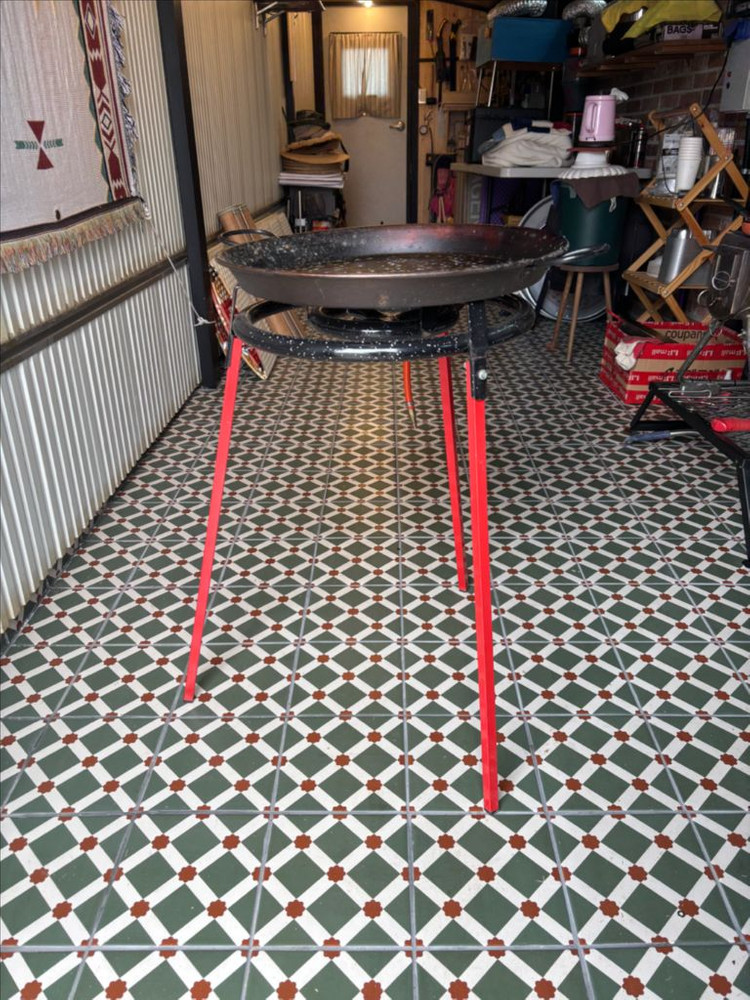 VALLOIS CAMPOS S.L.에서 제조된 스페인산 빠에야 팬과 버너 세트입니다.--7