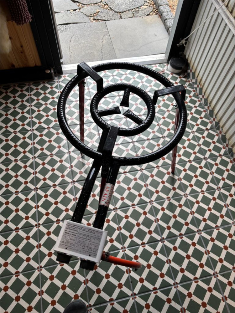 VALLOIS CAMPOS S.L.에서 제조된 스페인산 빠에야 팬과 버너 세트입니다.--8