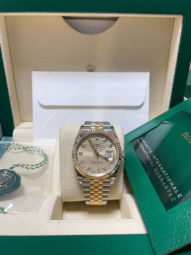 롤렉스 126233 신형 데이저스트 36 샴페인판 모티프 10P다이아 옐골콤비 팝니다~!--2