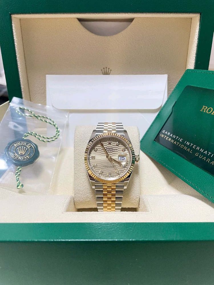 롤렉스 126233 신형 데이저스트 36 샴페인판 모티프 10P다이아 옐골콤비 팝니다~!--4