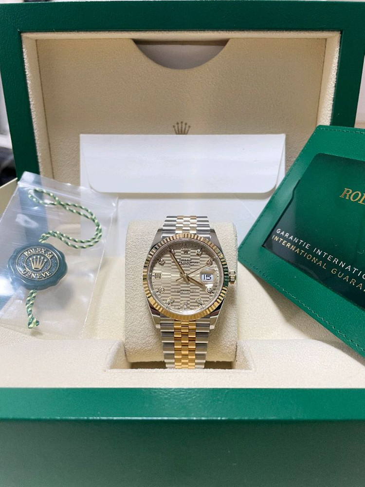 롤렉스 126233 신형 데이저스트 36 샴페인판 모티프 10P다이아 옐골콤비 팝니다~!--5