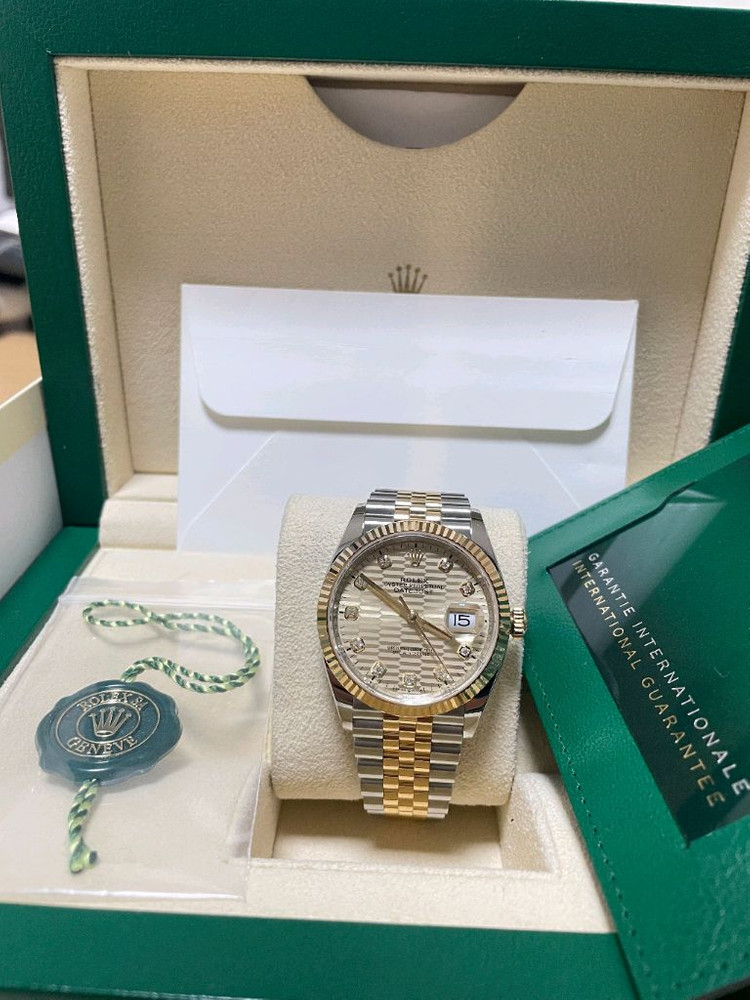 롤렉스 126233 신형 데이저스트 36 샴페인판 모티프 10P다이아 옐골콤비 팝니다~!--9