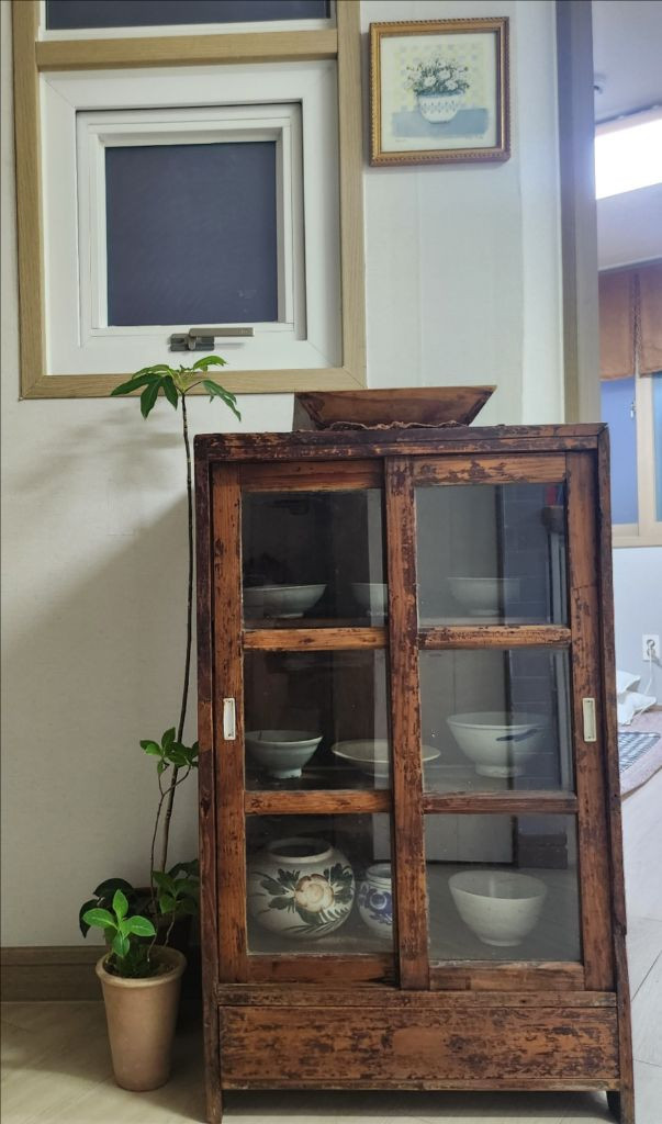 고가구 골동품 옛날 찬장 이미지