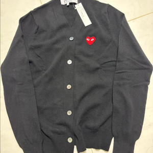 (택포함새상품)꼼데가르송 PLAY 블랙 레드와펜 브이넥 가디건 S(일본구매 정품)