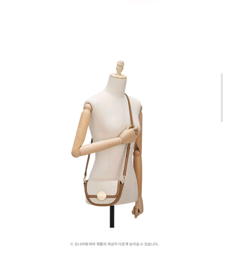 오야니 로티 캔버스 크로스바디 가방 이미지