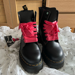 닥터마틴X헬로키티콜라보 제이든워커