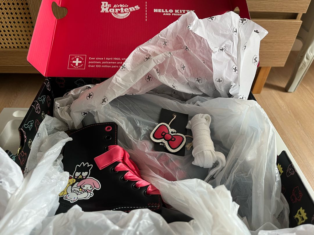 닥터마틴X헬로키티콜라보 제이든워커--3