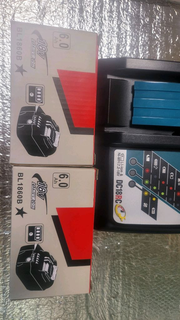 마끼다 고속충전기 배터리 팝니다 이미지