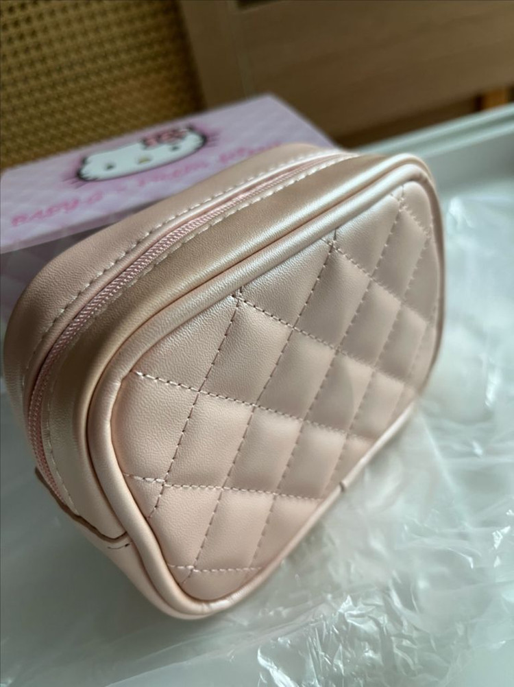 BABY-G 콜라보 헬로키티 퀼팅 파우치--3