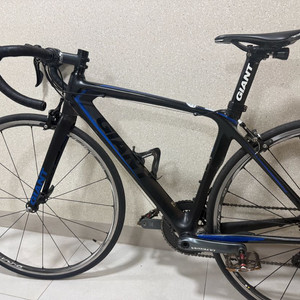자이언트 컴포지트 tcr 풀카본 로드자전거 급처해서 가격 내림 이미지