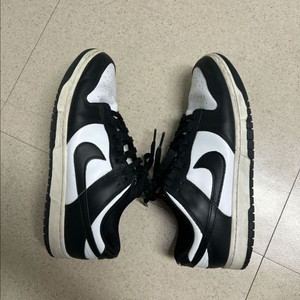 나이키 덩크 로우 레트로 화이트 블랙 범고래 280